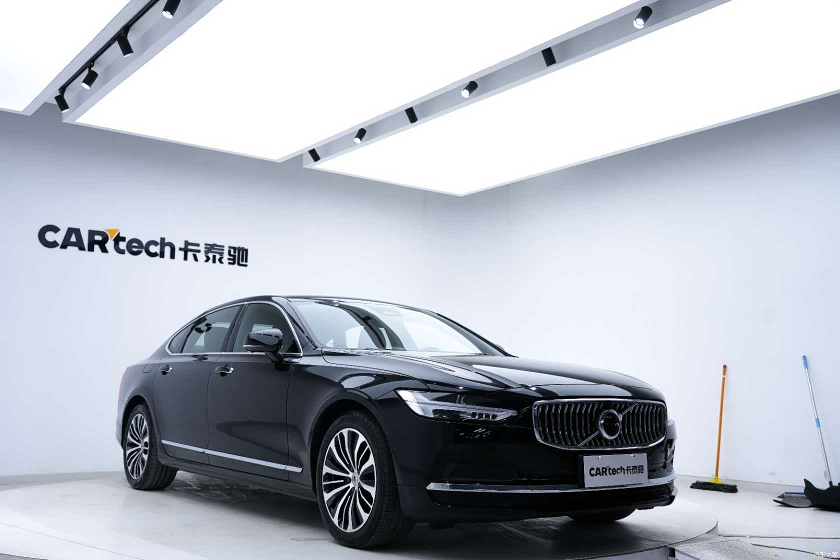 Volvo S90, 2023 все фото