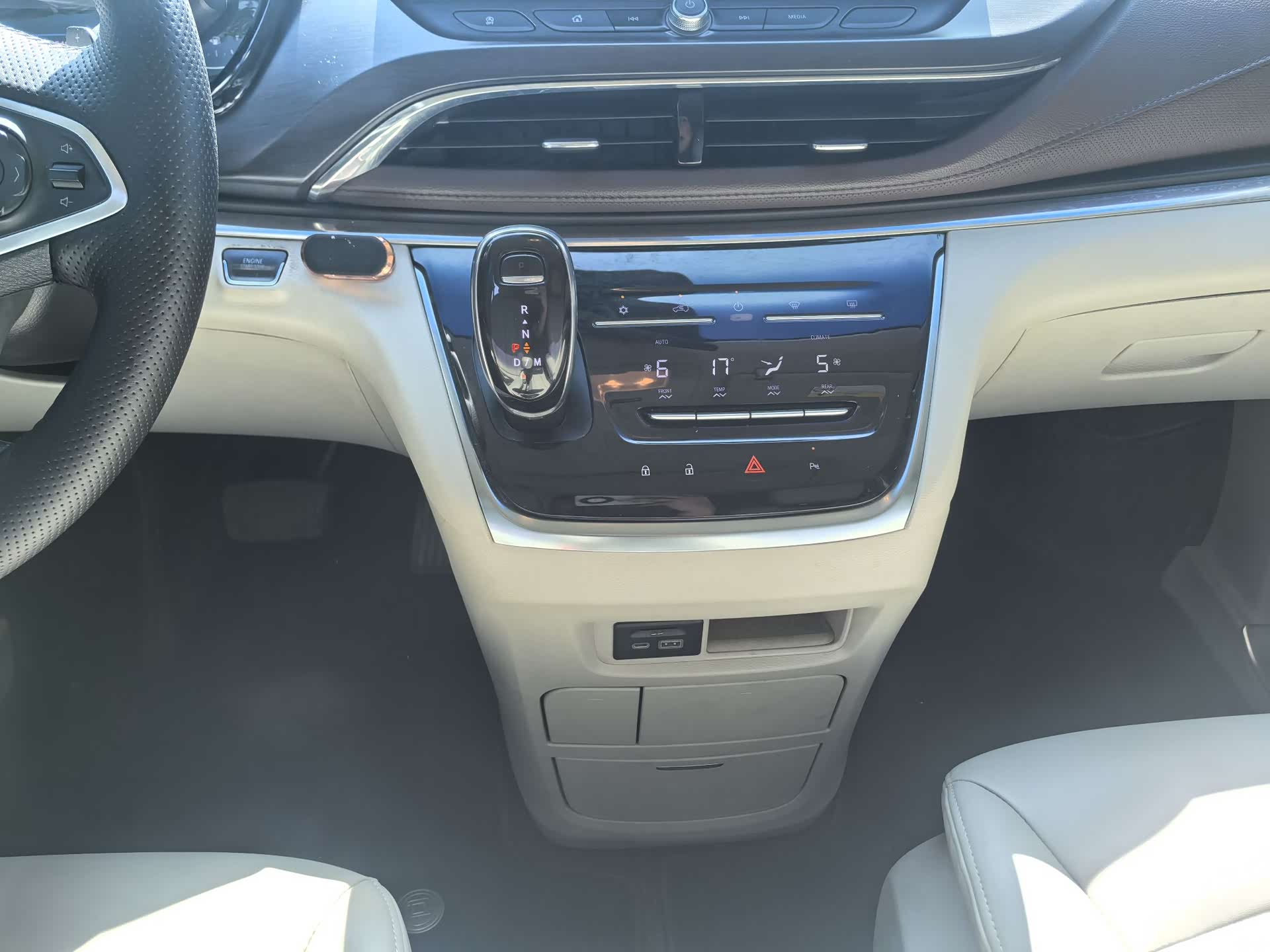 Buick GL8, 2020 10