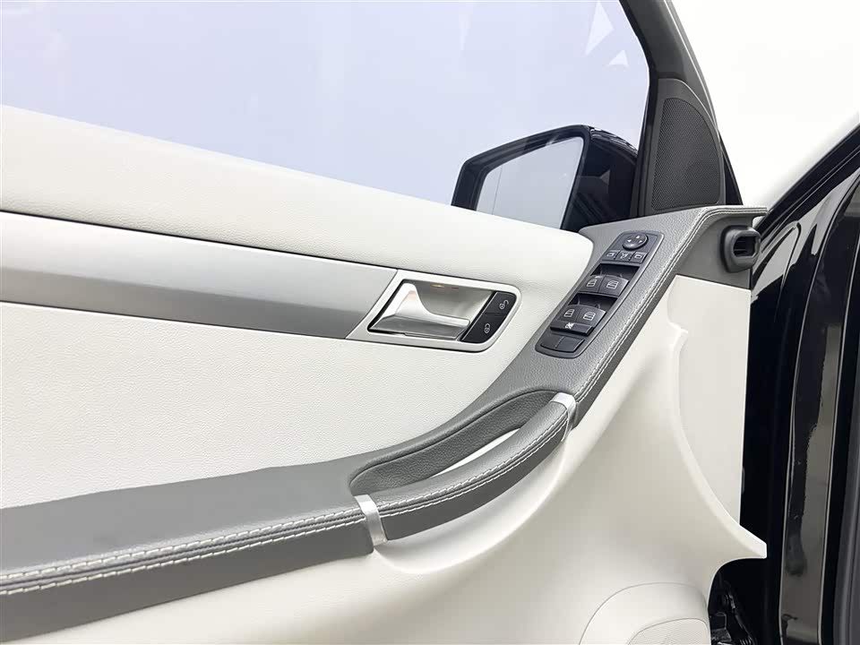 Mercedes-Benz R-class