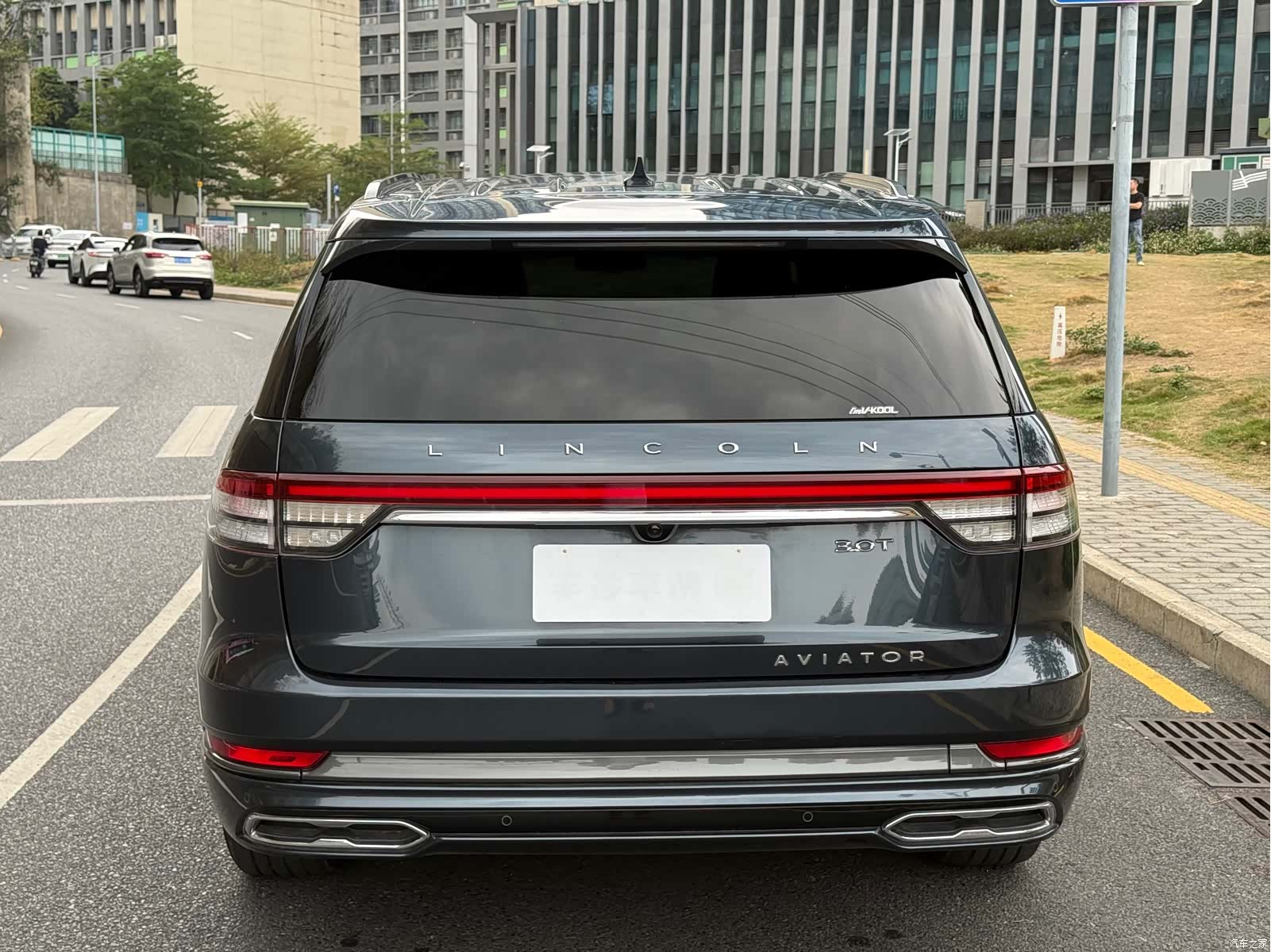 Lincoln Aviator, 2023 все фото