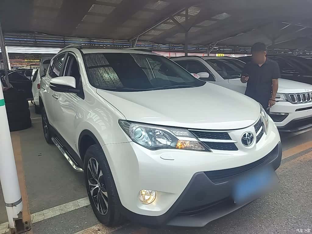 Toyota RAV4, 2015 4