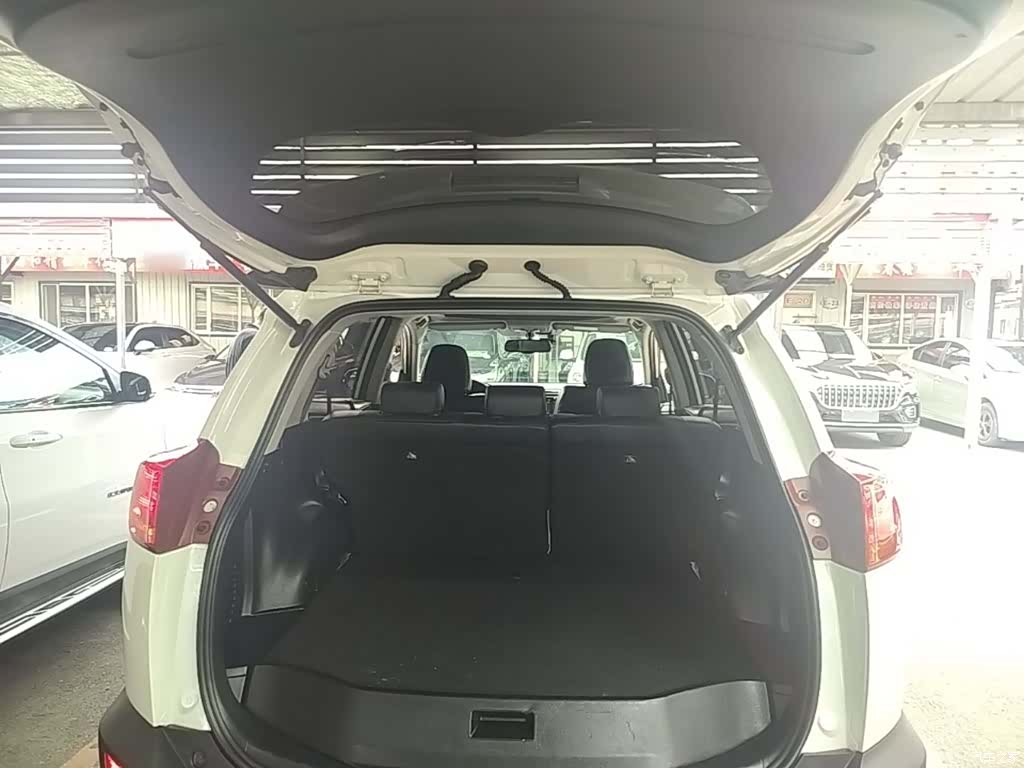 Toyota RAV4, 2015 19