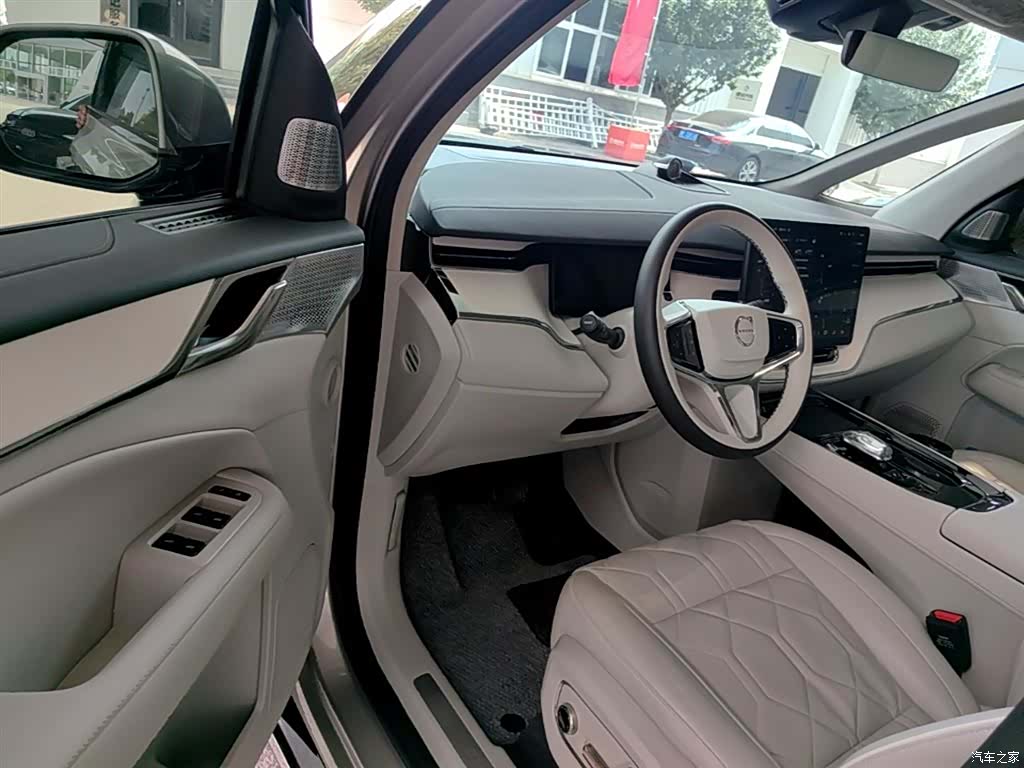 Volvo EM90, 2024 16