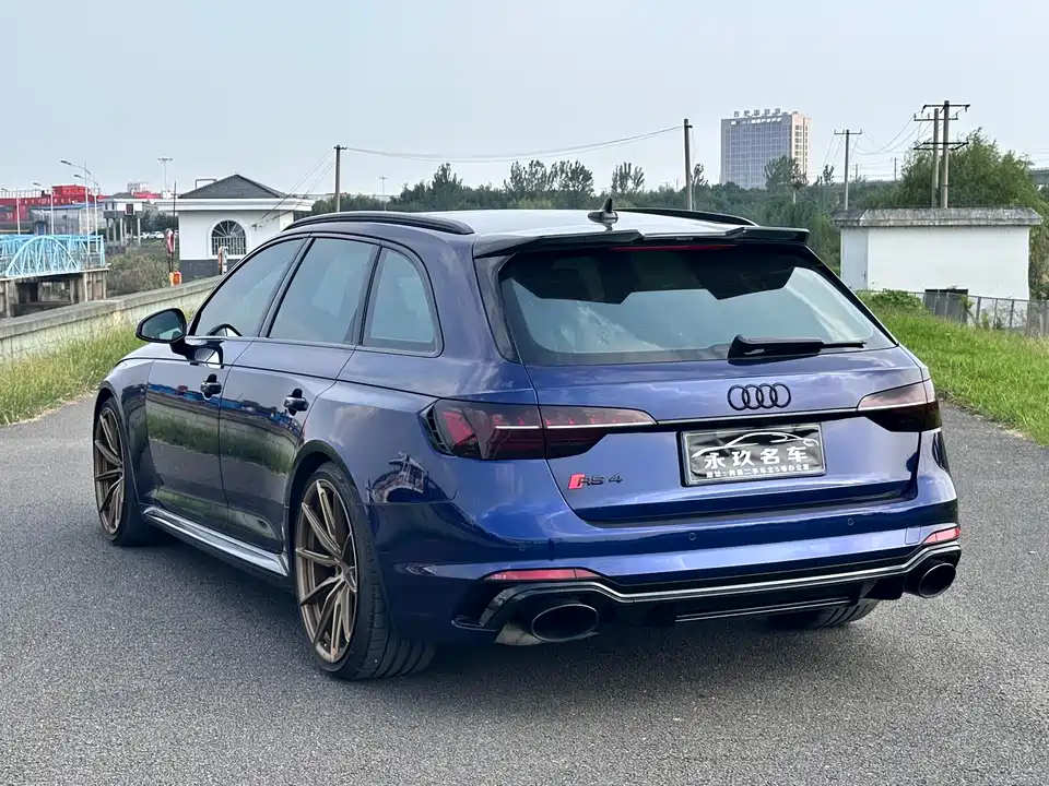 Audi RS 4