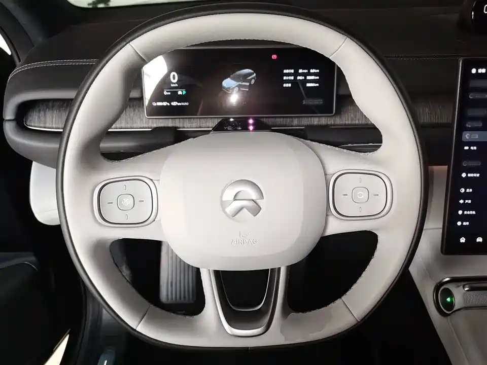 NIO ES6