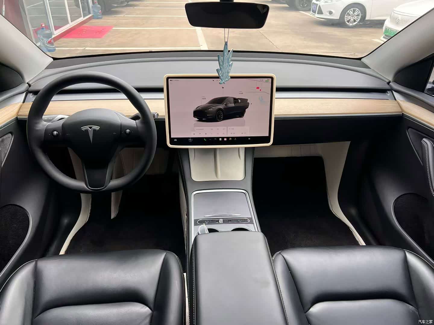 Tesla Model Y, 2023 все фото