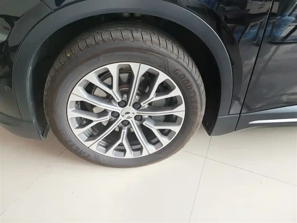 NIO ES6
