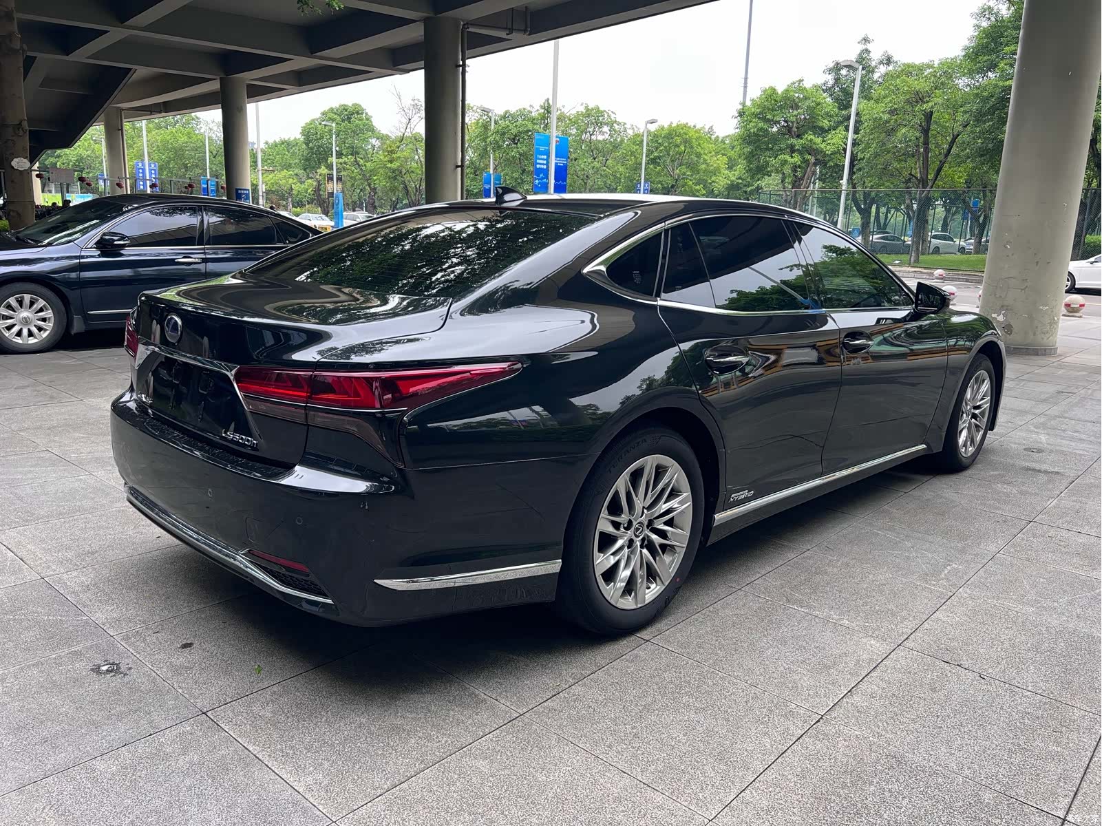 Lexus LS, 2023 9