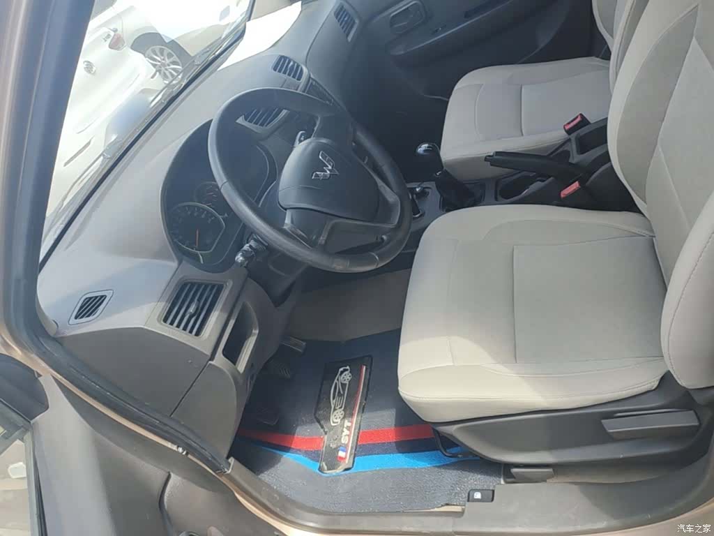 Wuling Hongguang, 2015 11