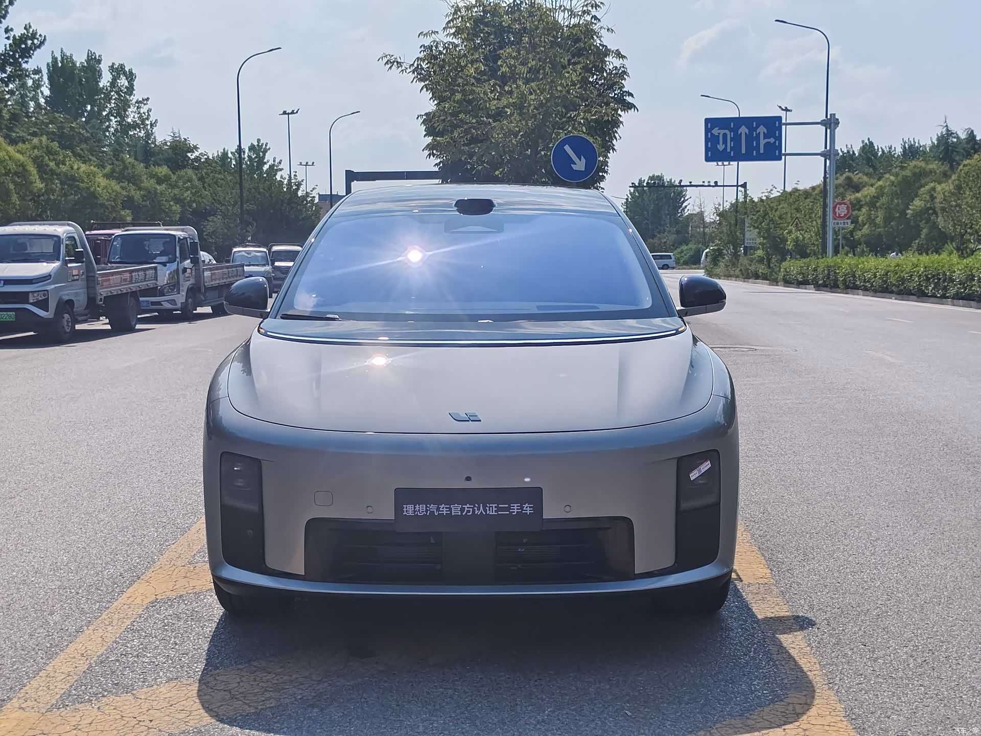 Li Auto i8, 2025 2
