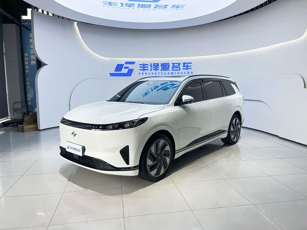 Dongfeng eπ008
