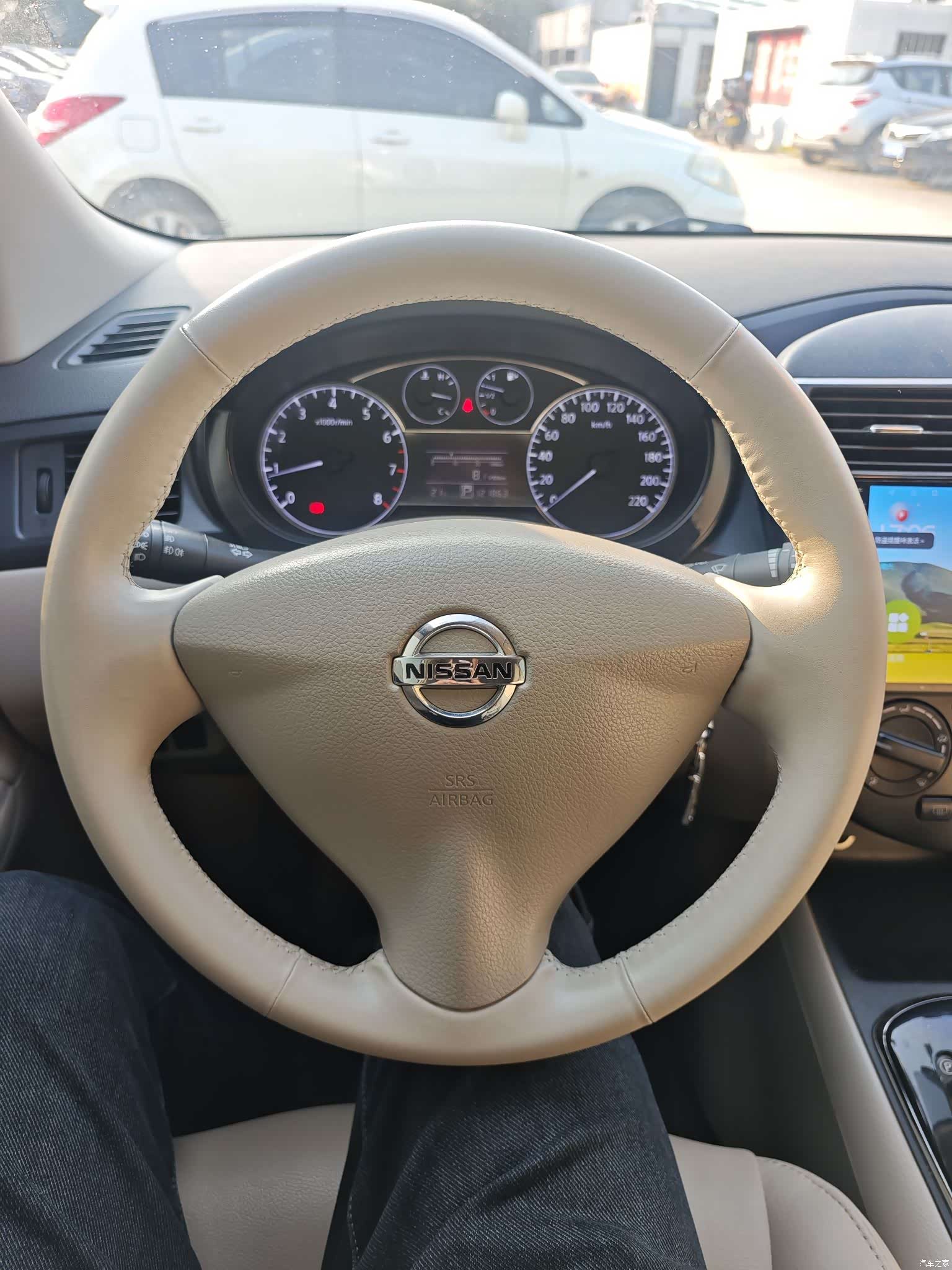Nissan Tiida, 2013 все фото
