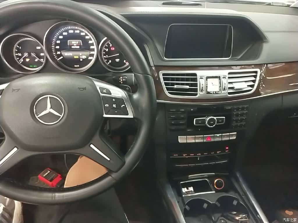 Mercedes-Benz E-Class, 2015 10
