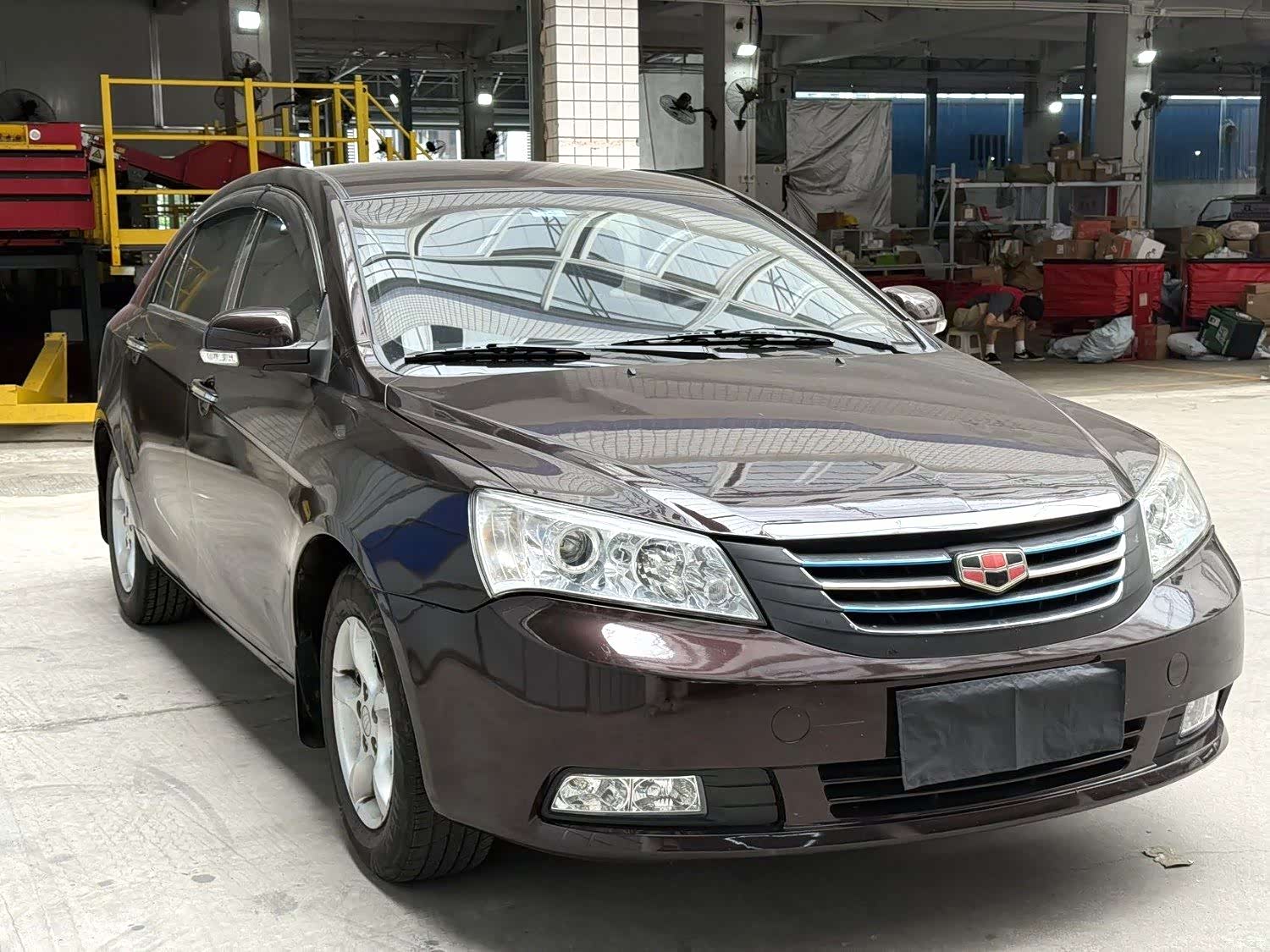 Geely Emgrand, 2012 3