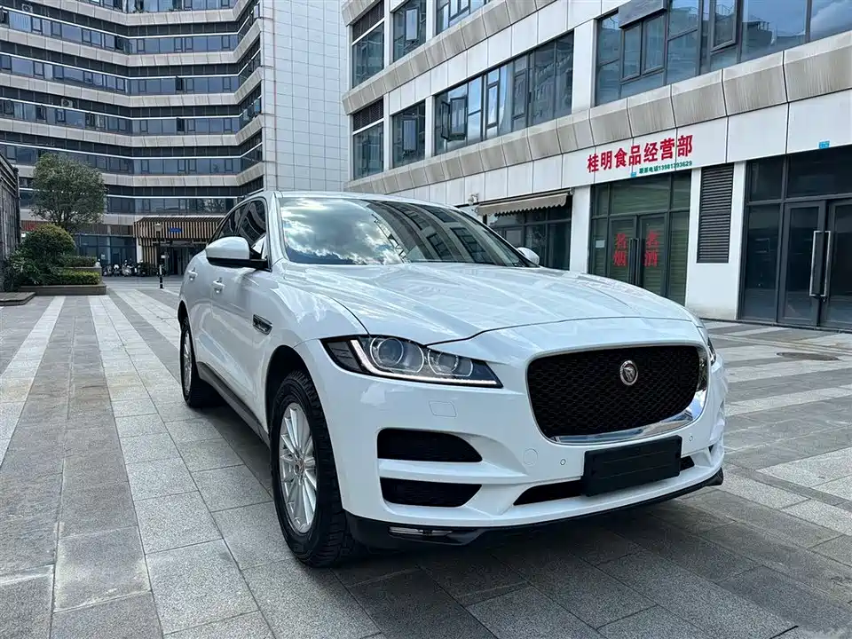 Jaguar F-PACE