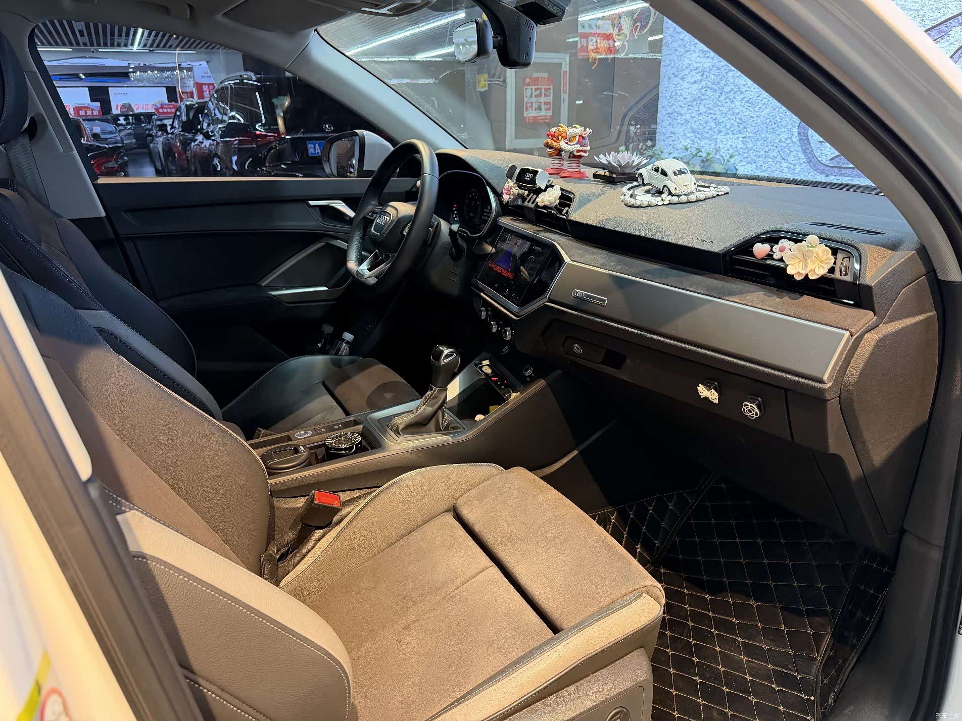 Audi Q3, 2023 14