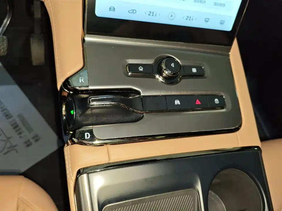 NIO ES6