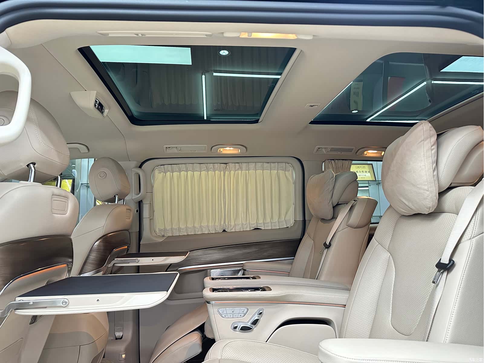 Mercedes-Benz V-Class, 2023 11