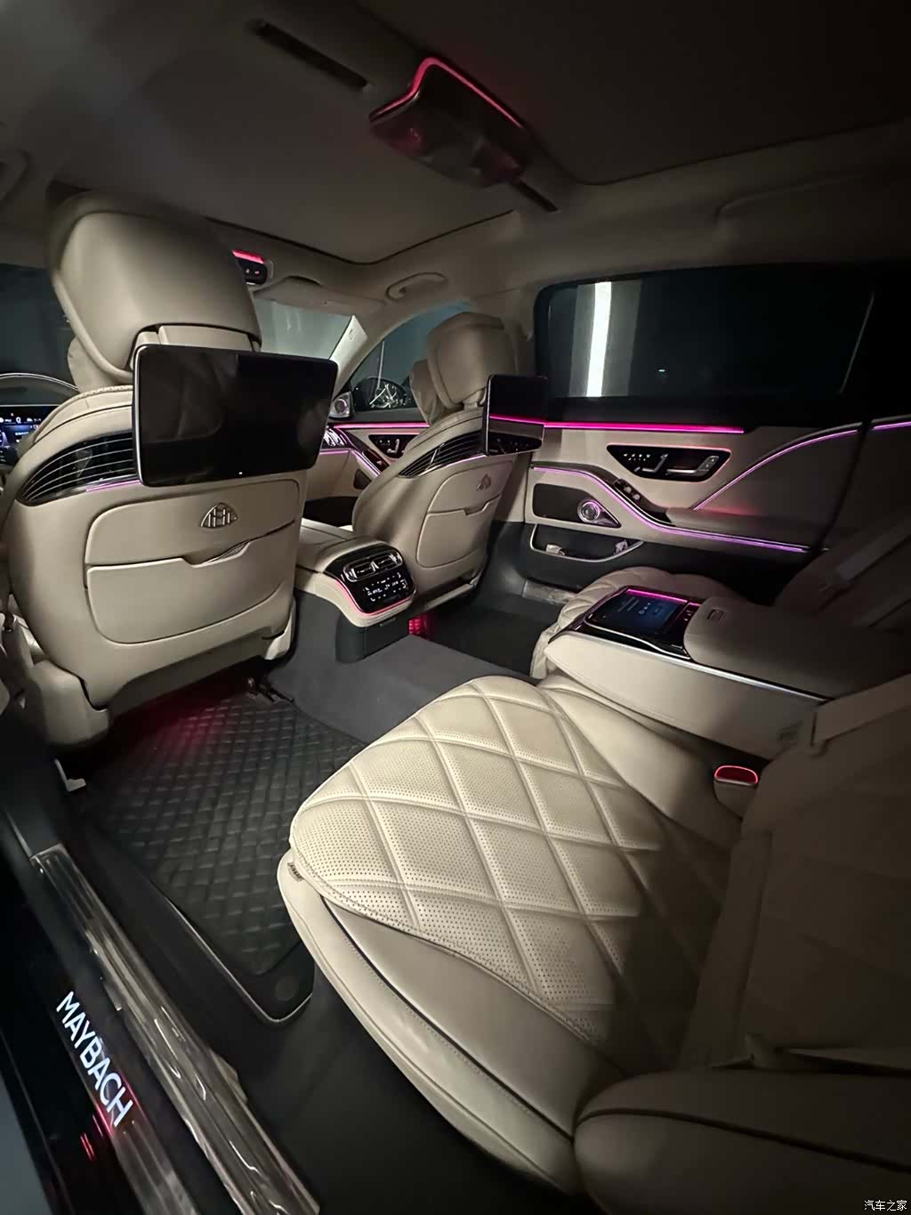 Maybach S-Class, 2023 9