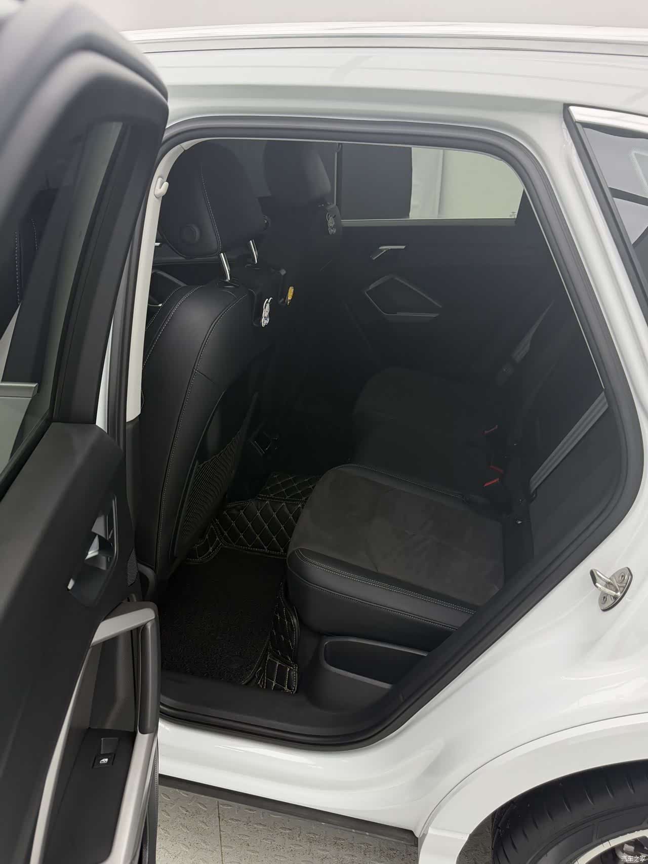 Audi Q3, 2023 8