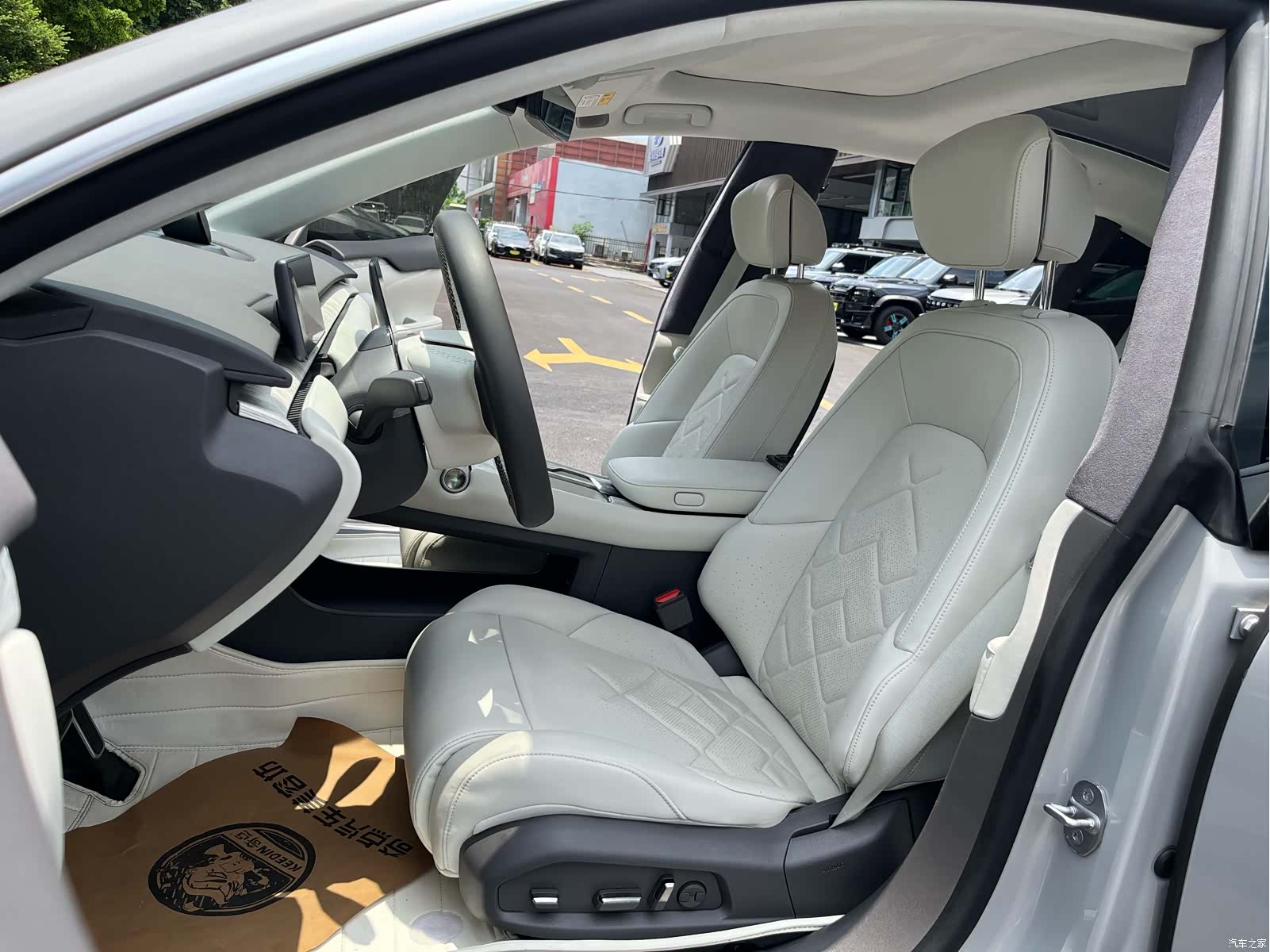 NIO ET7, 2023 11