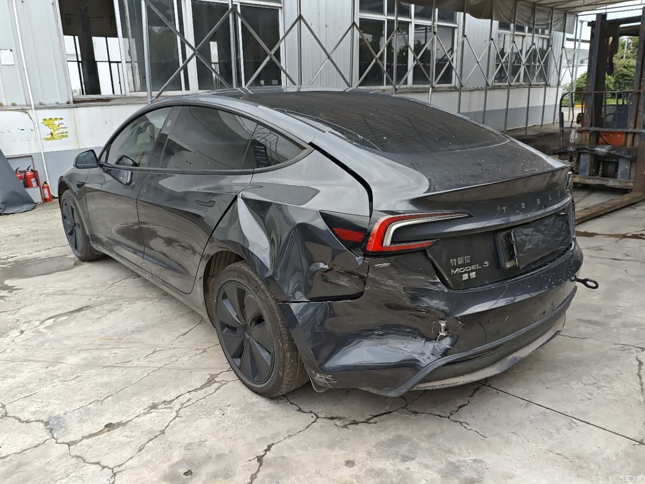 Tesla Model 3, 2025 15
