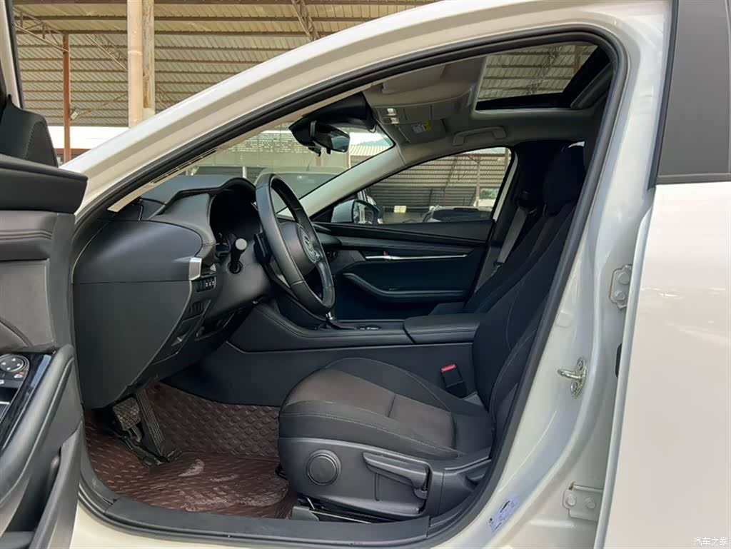 Mazda Mazda3, 2024 16