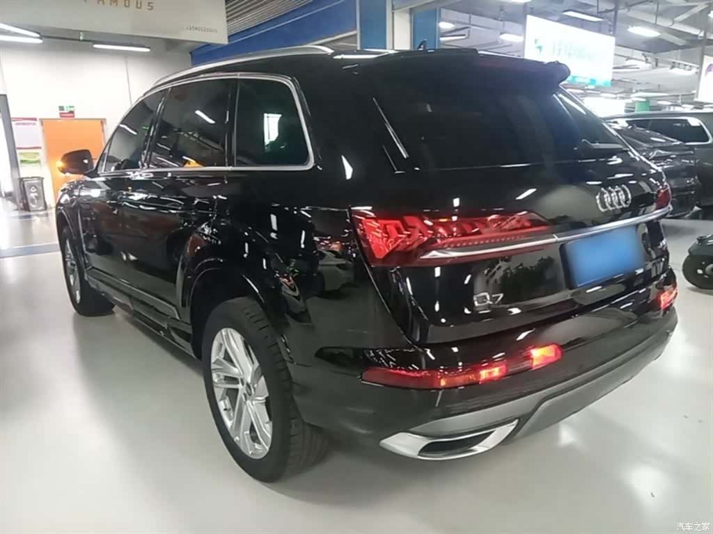 Audi Q7, 2024 все фото