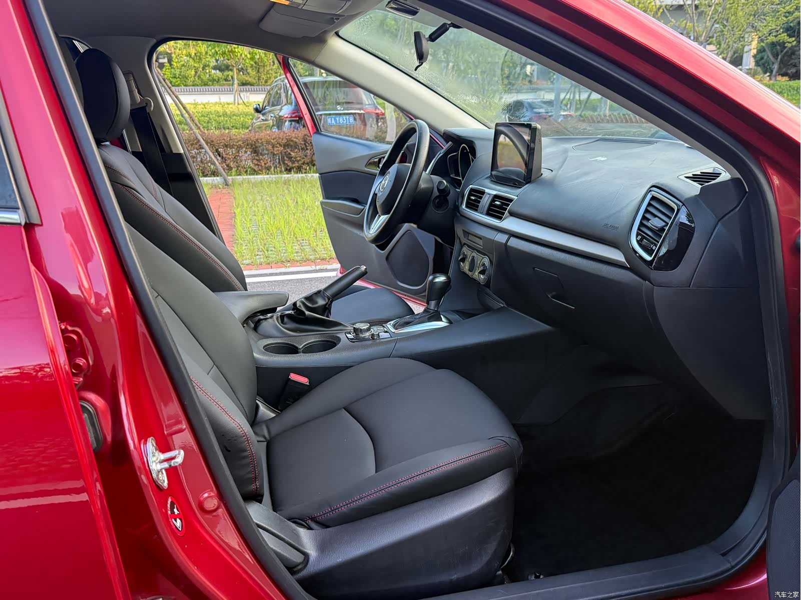 Mazda Mazda3, 2016 8