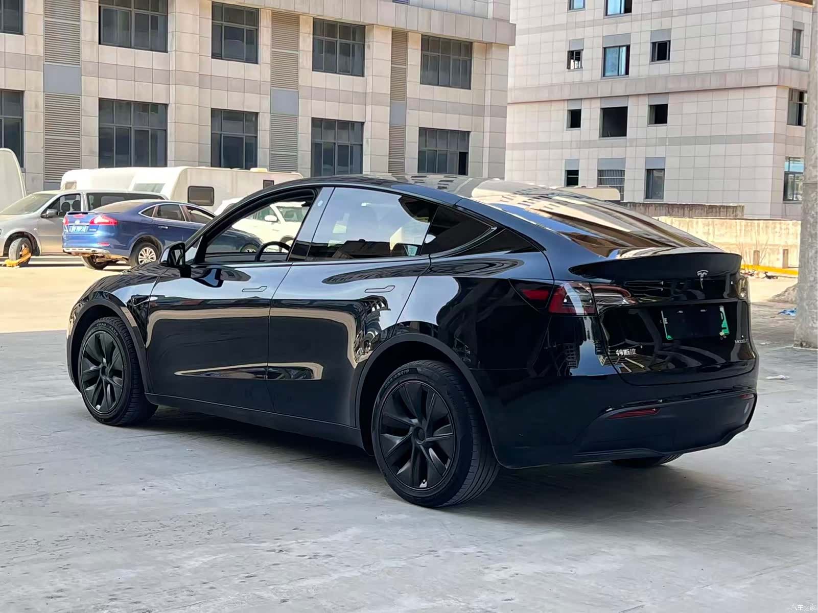 Tesla Model Y, 2024 7