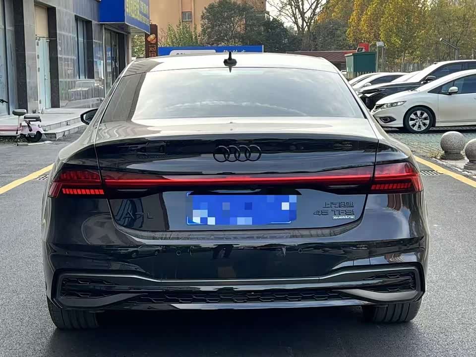Audi A7L