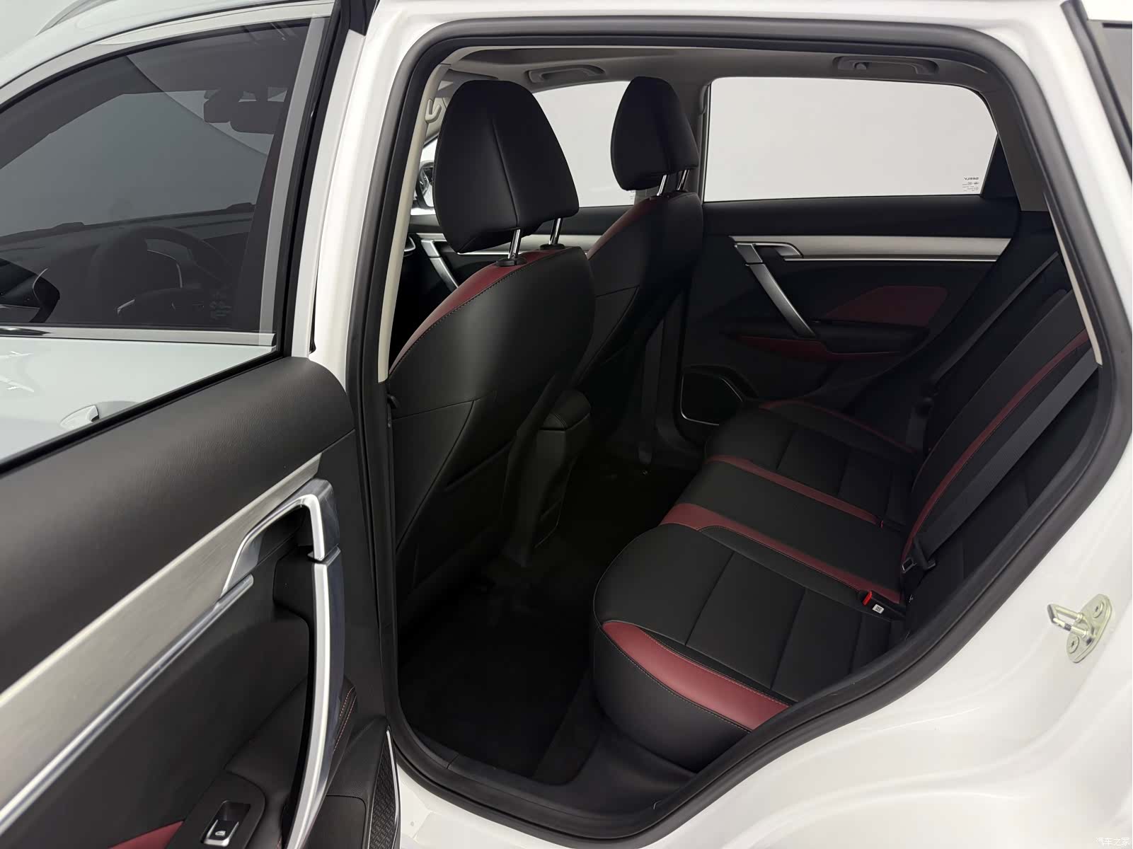 Geely Coolray, 2023 15