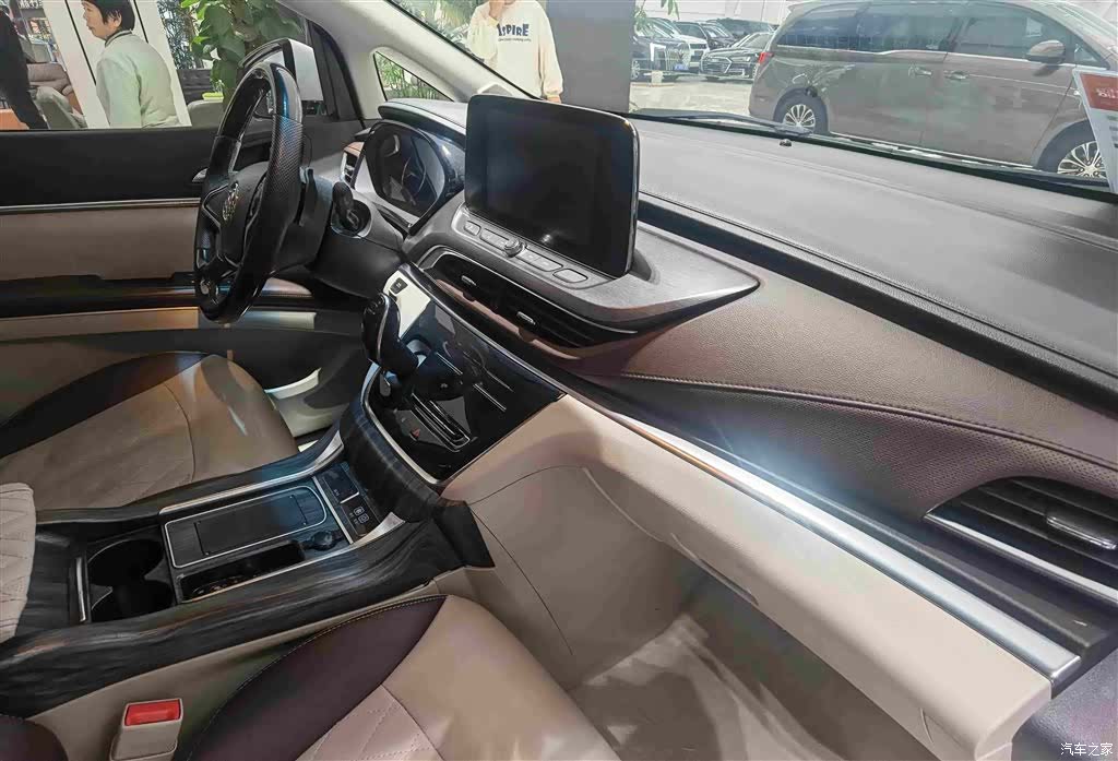 Buick GL8, 2021 12