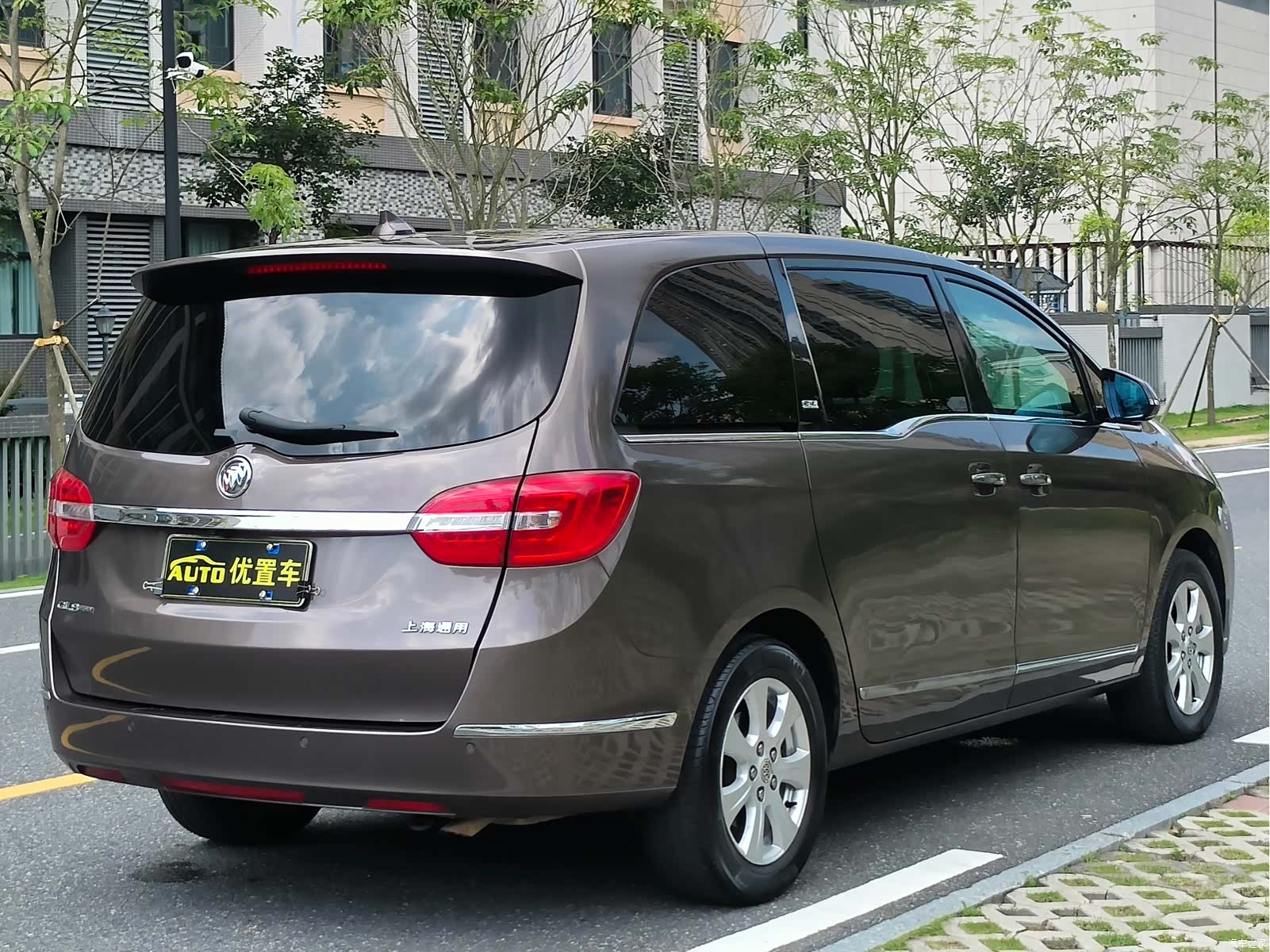 Buick GL8, 2015 3