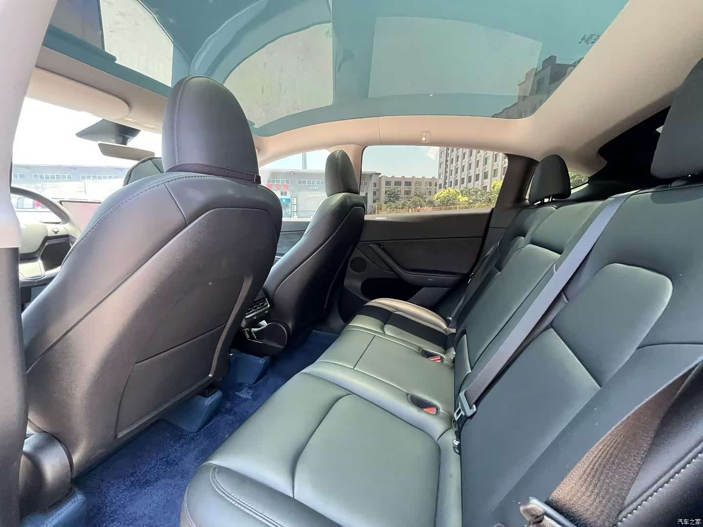 Tesla Model Y, 2024 6