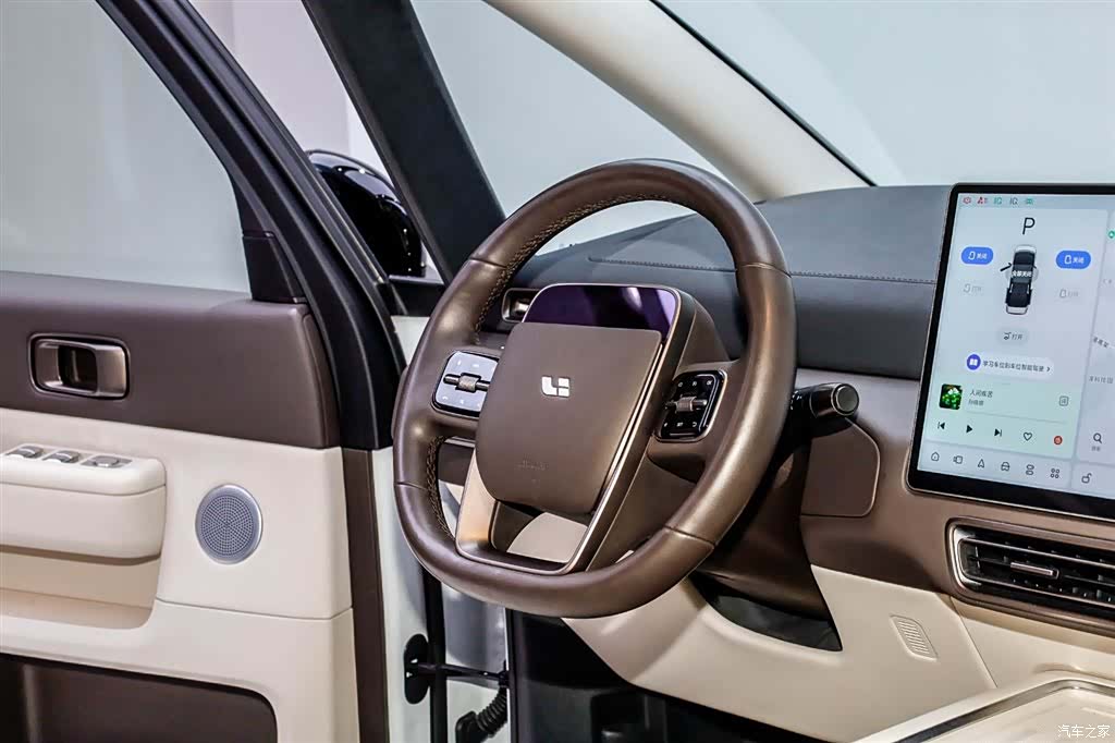 Li Auto MEGA, 2024 17