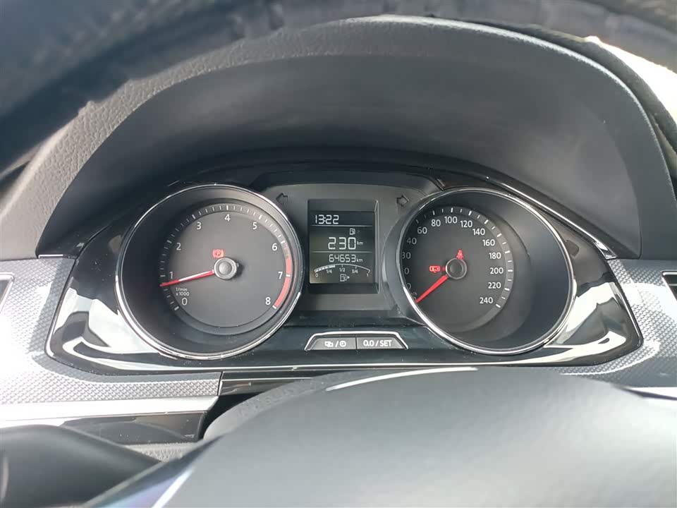 Volkswagen C-TREK Wei Collar