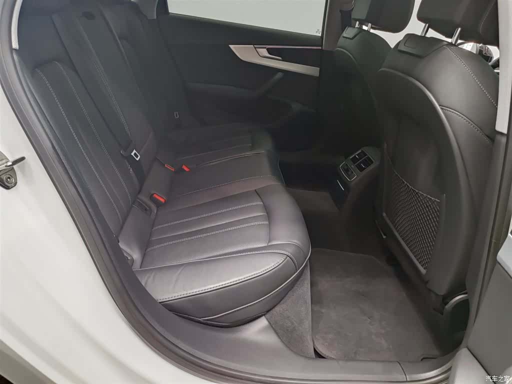 Audi A4L, 2023 7