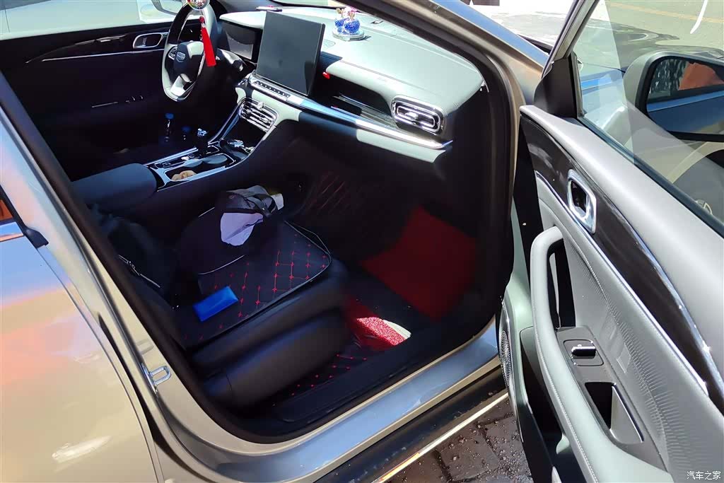 Geely Emgrand, 2026 8