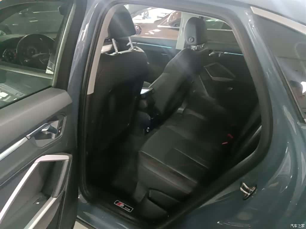 Audi Q3, 2023 17