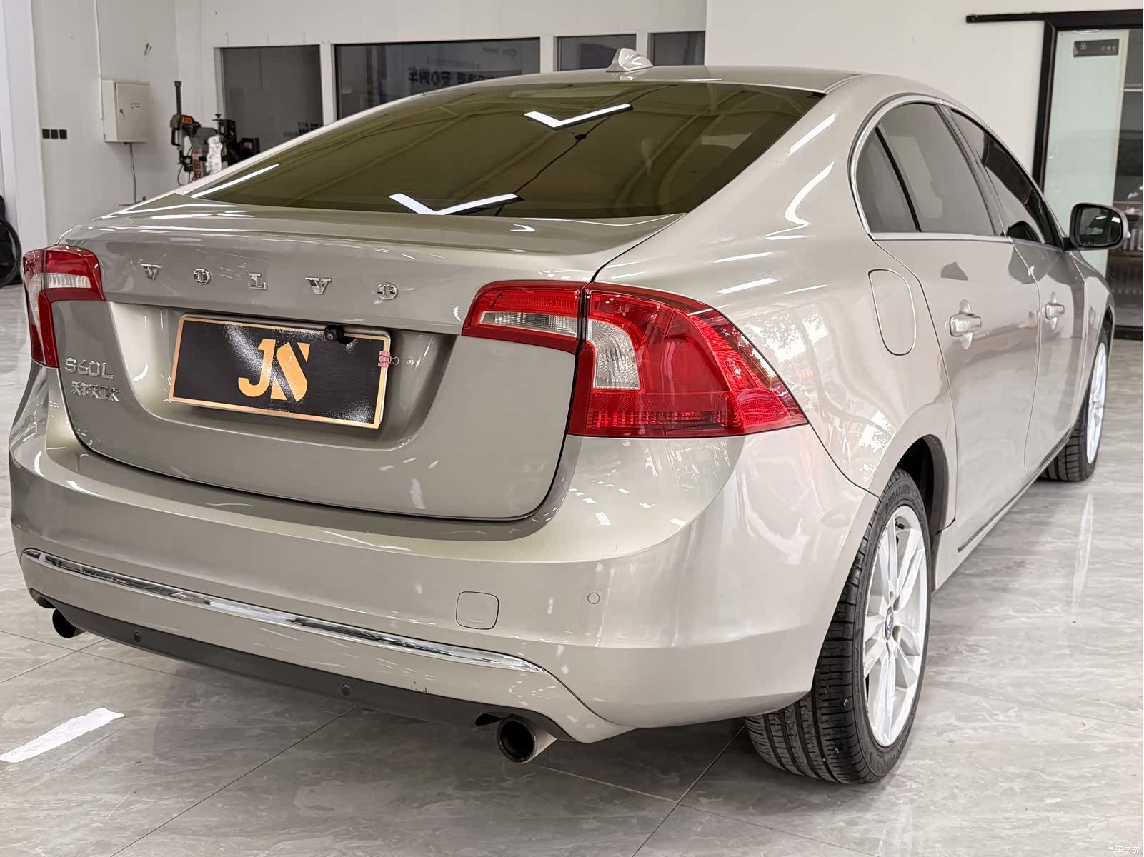 Volvo S60, 2014 9