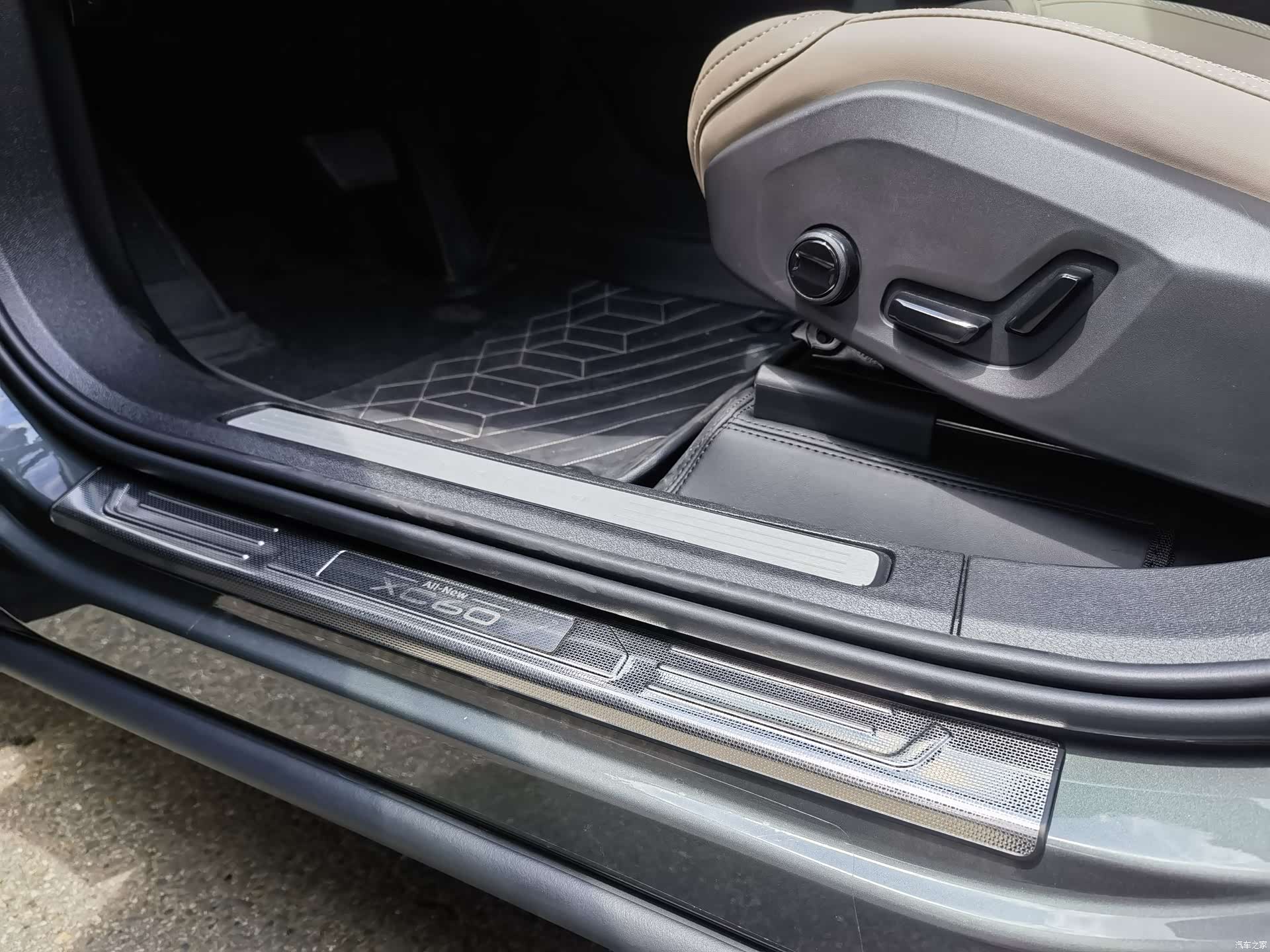Volvo XC60, 2025 13