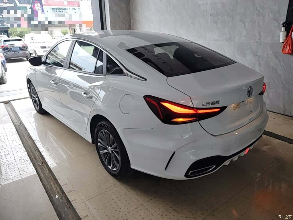 MG MG5, 2025 все фото