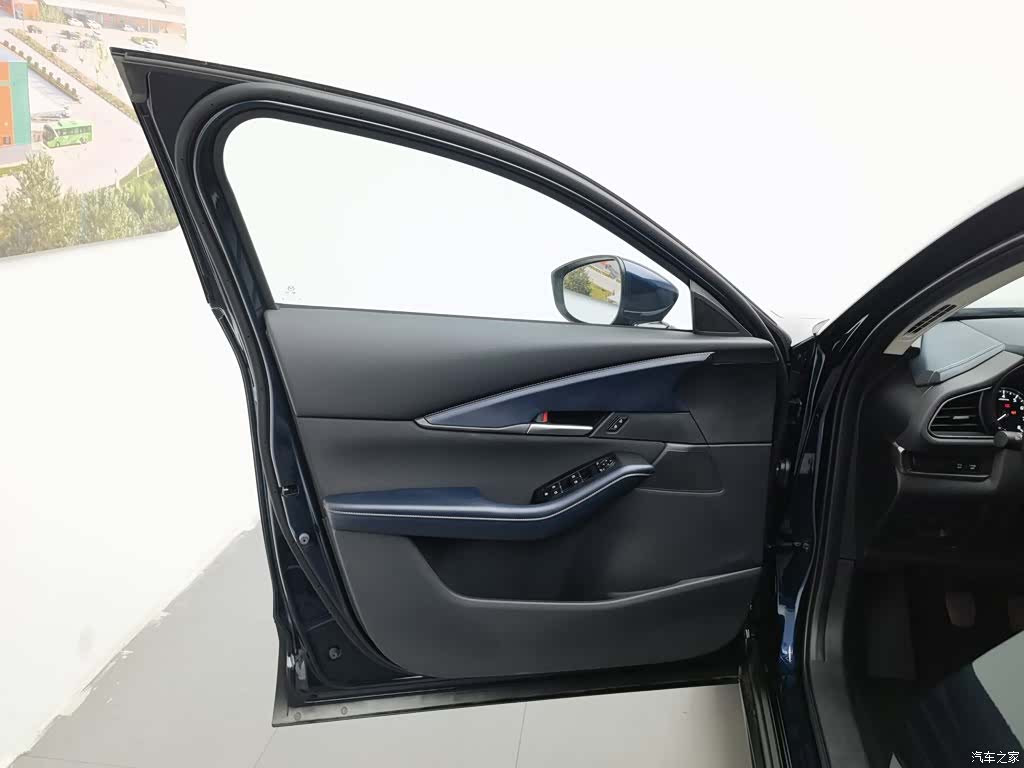 Mazda CX-30, 2025 8