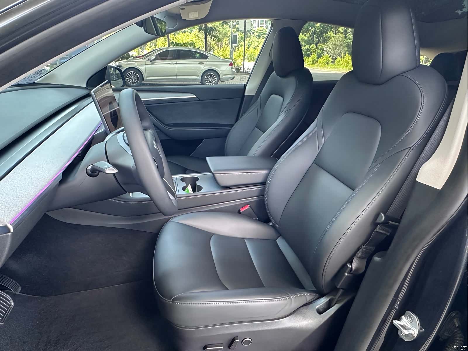 Tesla Model Y, 2024 29