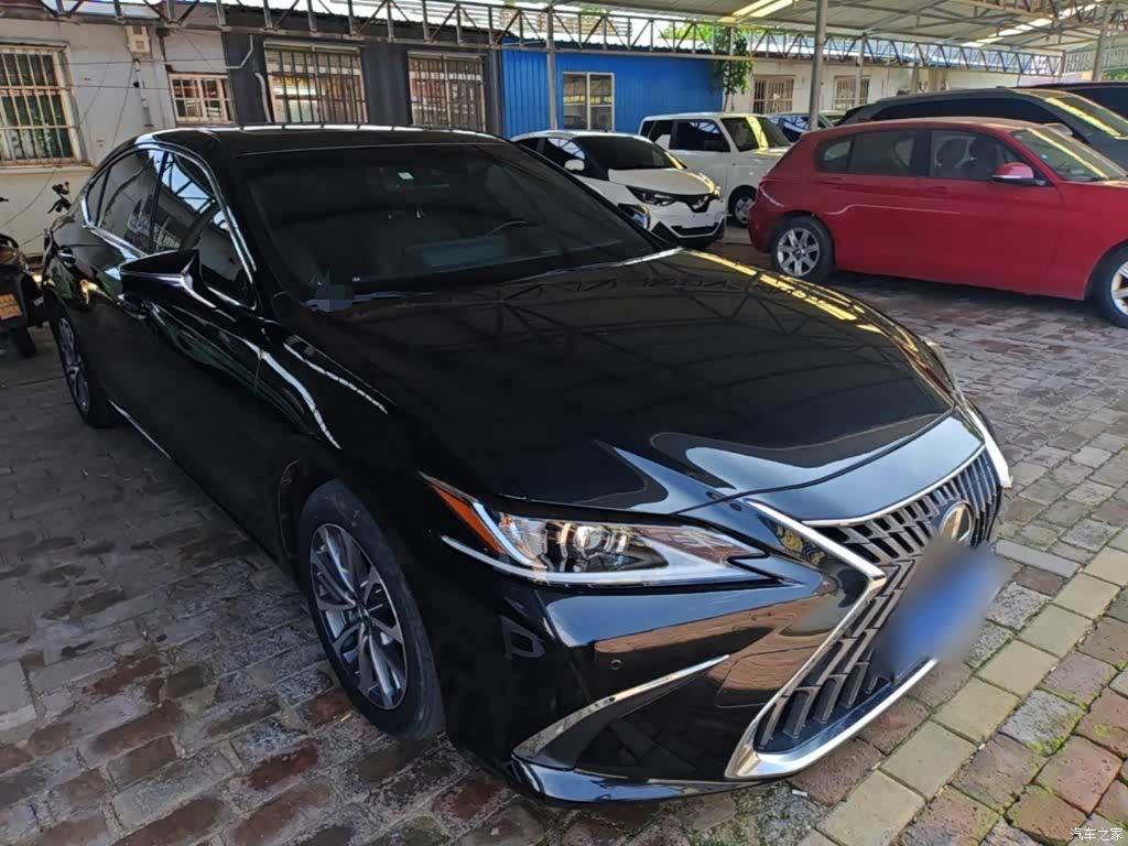 Lexus ES, 2022 22