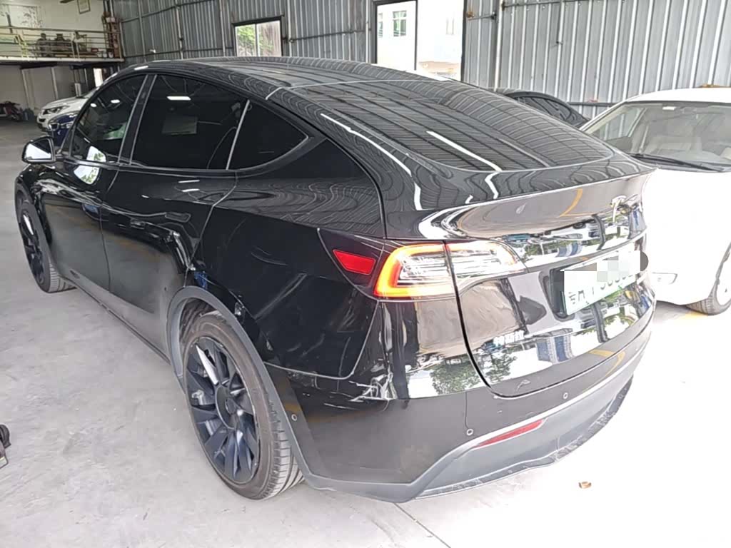 Tesla Model Y, 2022 все фото