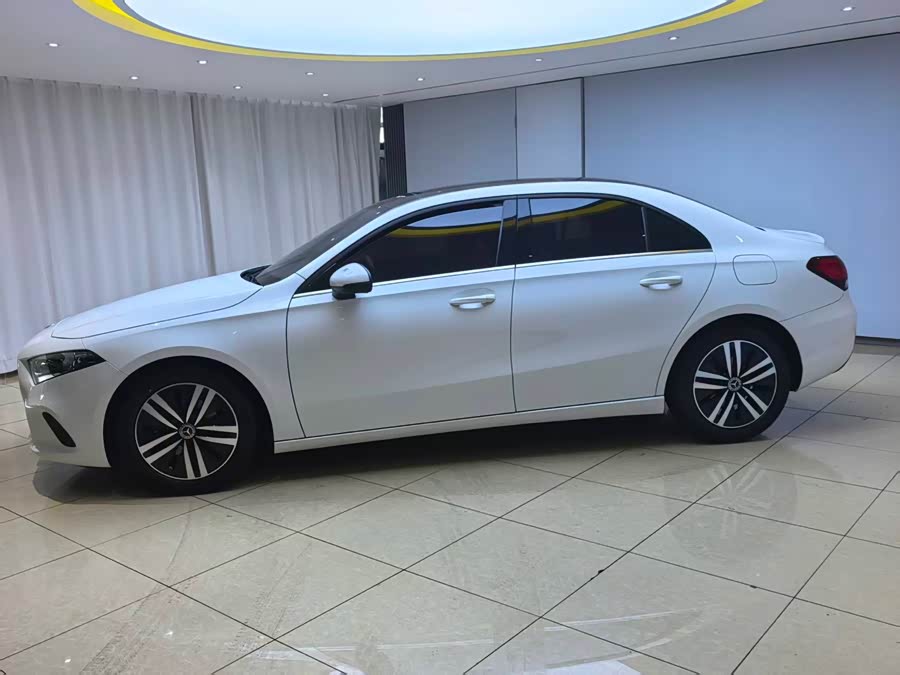 Mercedes-Benz A-Class 2022, фото 8