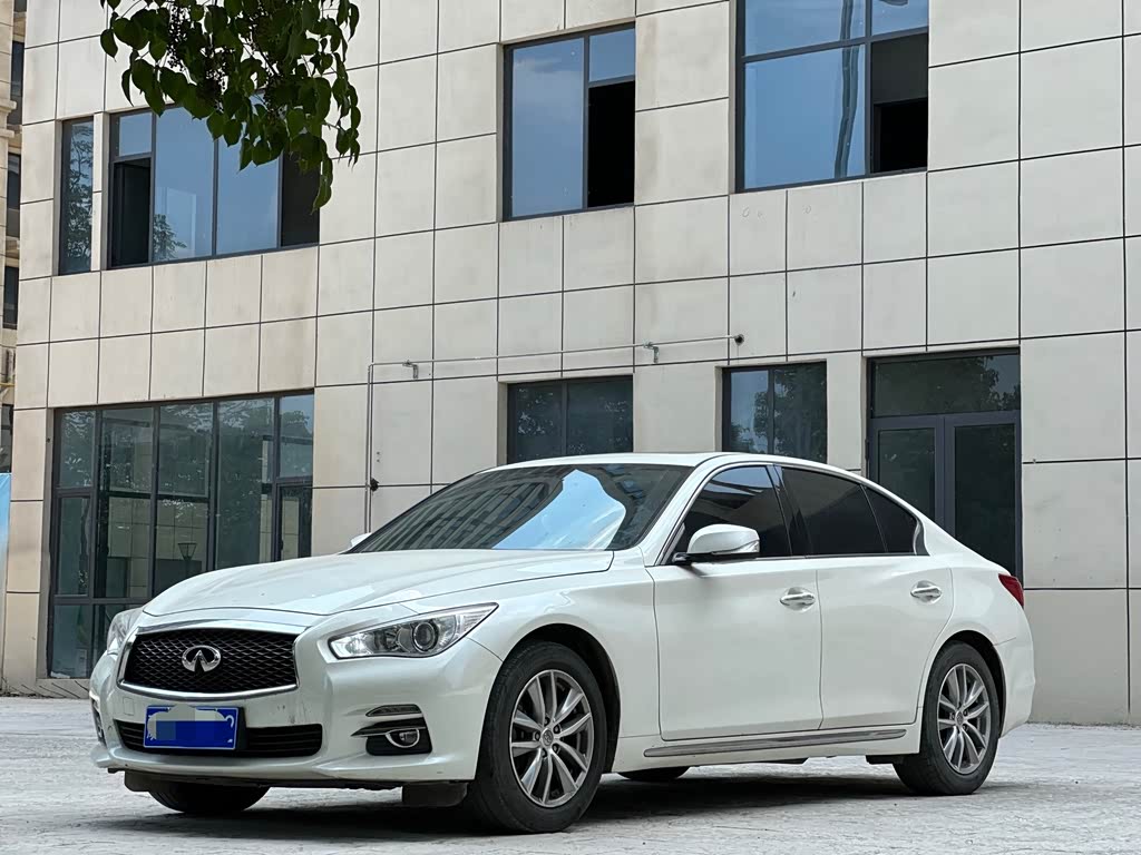 Infiniti Q50L