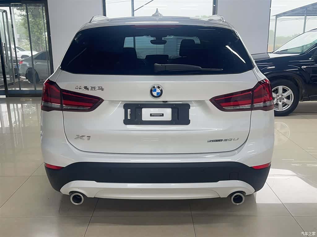 BMW X1, 2020 все фото